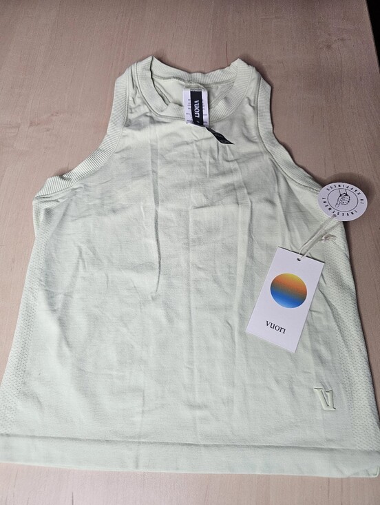 Vuori Tops - Nwt Vuori Womens Seamless Surge Tank Sz XS Lemongrass (#26)